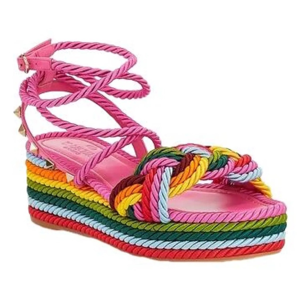 Like new Valentino Garavani Rockstud low espadrilles in multicolor. Size 38